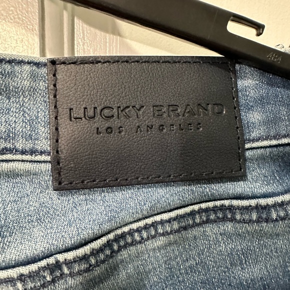 Brand new Lucky Brand Mid Rise Straight jeans - Picture 8 of 8